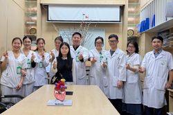 Cô bé viết tiếp định mệnh bằng trái tim được trao tặng
