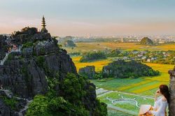 Hang Múa - 'Vạn Lý Trường Thành' giữa non nước Ninh Bình