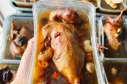 Chim câu hầm - món đại bổ nhưng nhóm người này không nên ăn