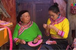 Sắc màu nghề truyền thống mùa ban nở