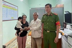 Gương sáng cho con cháu noi theo