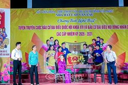 Góp sắc màu cho ngày hội toàn dân