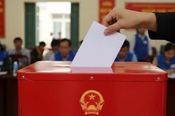 Có được bỏ phiếu hộ cho người thân? Điều cử tri cần biết trước ngày đi bỏ phiếu