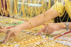 Cập nhật gi&aacute; v&agrave;ng trưa h&ocirc;m nay 14/3/2026: Gi&aacute; v&agrave;ng SJC, 9999, gi&aacute; v&agrave;ng nhẫn v&agrave; gi&aacute; v&agrave;ng thế giới