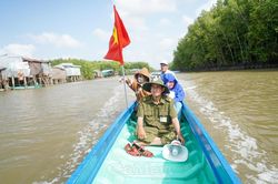 Lan tỏa thông tin bầu cử đến đồng bào dân tộc