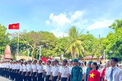 Tác nghiệp ngày bầu cử: Từ miền núi, làng chài đến đảo xa
