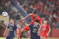 Lucao chọc thủng lưới đội bóng cũ, giúp Thể Công Viettel tiếp tục đua vô địch