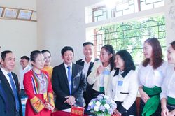 Đồng chí Võ Thị Minh Sinh kiểm tra công tác bầu cử tại một số địa phương