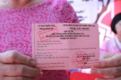 Cử tri cả nước hân hoan đi bầu cử