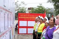 Thủ tục bầu cử thuận tiện, hỗ trợ thực hiện quyền công dân