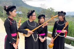 Bà Mỵ 'Then' ở Xuân Vân