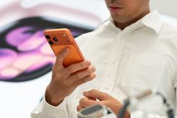 Sau nửa năm, iPhone 17 Pro Max không giảm một đồng