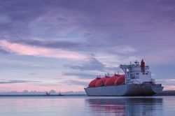 Tuyến LNG sống còn của châu Á chao đảo vì khủng hoảng Trung Đông