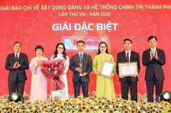 H&agrave; Nội vinh danh c&aacute;c t&aacute;c phẩm b&aacute;o ch&iacute; ti&ecirc;u biểu về x&acirc;y dựng Đảng lần thứ VIII