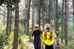Trekking thu hút giới trẻ khám phá núi rừng