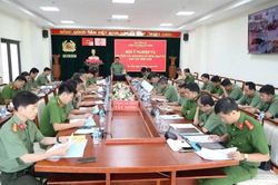 Siết chặt biên giới, đảm bảo an toàn bầu cử