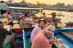 Làm gì để khơi thông 'mạch sống' du lịch đường sông Cần Thơ?