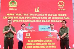 Bộ Công an trao tặng kinh phí xây dựng 500 căn nhà cho người yếu thế ở Cà Mau