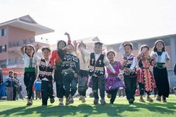 Thu hẹp khoảng cách vùng miền, xây dựng 'cột mốc mềm' về giáo dục vùng biên