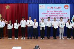 Hơn 45.000 lượt học sinh, sinh viên được Quỹ Khuyến học Nguyễn Sinh Sắc tiếp sức
