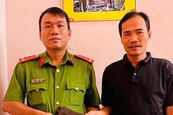 Nhặt được túi bên trong chứa súng K54 cùng 24 viên đạn