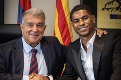 Barca kì kèo đàm phán Rashford, MU lấy độc trị độc