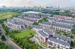 Hàng trăm biệt thự, nhà phố và căn hộ ở TPHCM được cấp sổ hồng