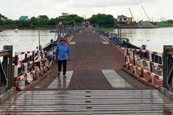 Từ 8h00' ngày 21/3, tạm cấm xe ô tô khách và xe ô tô tải qua cầu phao Ninh Cường