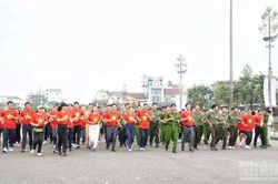 [Ảnh] Nghệ An: Hơn 4.000 người tham gia Ngày chạy Olympic vì sức khỏe toàn dân