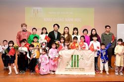 Khai giảng năm học mới ở Trường Việt ngữ Cộng đồng Cây Tre