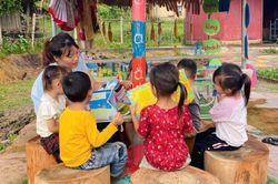 Cô giáo 10X mang hơi thở lớp học vùng biên Nậm Sin đến nghị trường Quốc hội