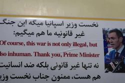 Iran dán khẩu hiệu phản chiến của Thủ tướng Tây Ban Nha lên tên lửa bắn vào Israel