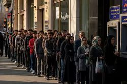 Iran phát hành tờ tiền mệnh giá cao nhất lịch sử vì khủng hoảng tiền mặt