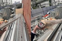 Giả làm công nhân vào KCN Nam Sơn - Hạp Lĩnh trộm 1.600 thanh ray nhôm