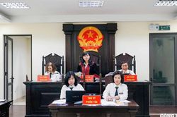 Cựu hiệu trưởng ở Hà Nội nói 'bị truy tố oan' trước cáo buộc thu 15.000 đồng/tiết học thêm