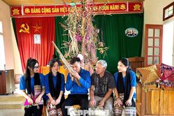 Thủ lĩnh trẻ người Thái và hành trình 'giữ hồn' văn hóa bản làng