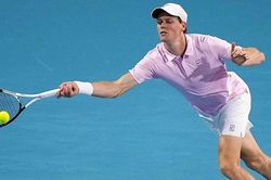 Jannik Sinner hạ gục Moutet tại Miami Open, phá kỷ lục vô tiền khoáng hậu của Novak Djokovic