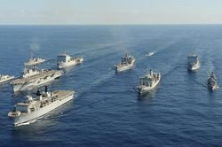 Anh cân nhắc dẫn đầu liên minh mở lại Eo biển Hormuz