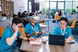 Một đại học trả lương lên tới 120 triệu đồng/tháng cho giáo sư, phó giáo sư