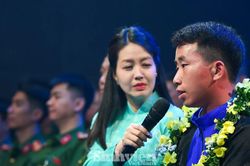 Trưởng bản chạy trong đêm cứu hơn 90 người, cảnh sát kể về 'cuộc chiến không tiếng súng'