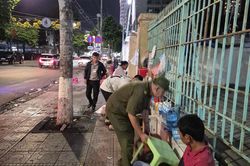 Phường Nha Trang tiếp tục ra quân xử lý tình trạng lấn chiếm lòng đường, vỉa hè