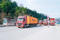 Hải quan Cửa khẩu Quốc tế Hữu Nghị: Quyết tâm vượt chỉ tiêu
