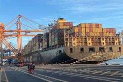 Vận tải biển Việt Nam: Từ vận hành truyền thống đến mô hình xanh