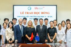 Lifestart Foundation hỗ trợ gần 3 tỷ đồng học bổng cho sinh viên Y – Dược có hoàn cảnh khó khăn