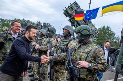 Đàm phán hòa bình về Ukraine: Khó khăn nội tại và biến động quốc tế thu hẹp 'cánh cửa hoà bình'