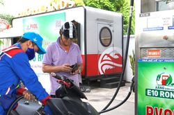 Bán xăng E10 trên toàn quốc trong tháng 4