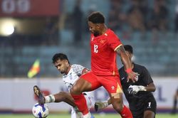 Tuyển Việt Nam thắng 3-0, HLV Kim Sang-sik vẫn đau đầu với Xuân Son