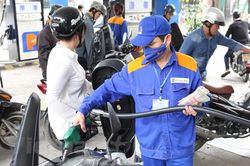 Giá xăng dầu giảm mạnh từ 0 giờ ngày hôm nay 27/3, xăng RON95-III giảm hơn 5.600 đồng/lít