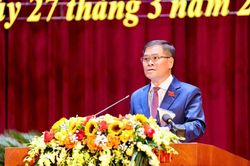 Ông Bùi Văn Khắng tái đắc cử Chủ tịch UBND tỉnh Quảng Ninh