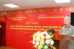 Để tác phẩm đến được với công chúng, nhà báo phải tránh lối viết hàn lâm, dài dòng
